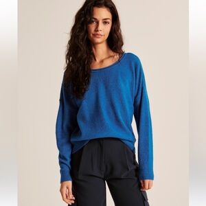 ABERCROMBIE Fluffy Dolman Sweater